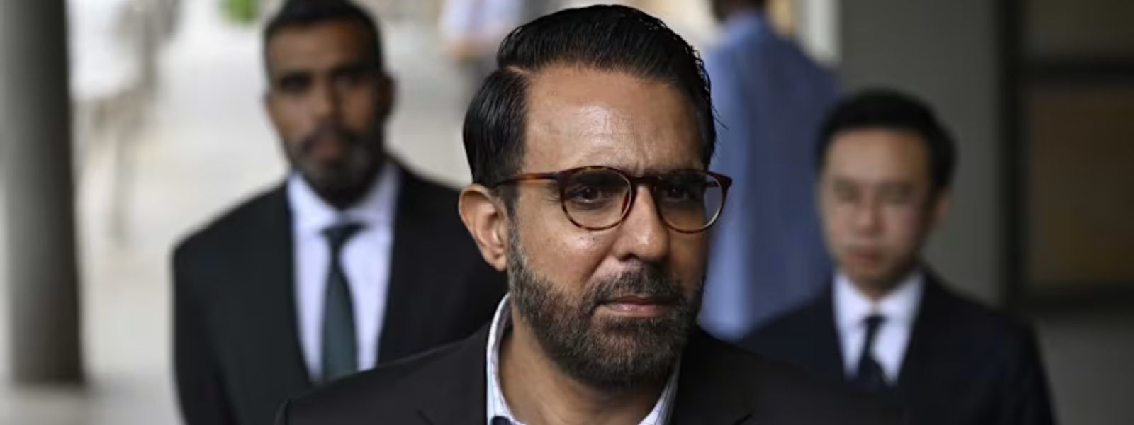 Singapore PM Removes Leader of the Opposition